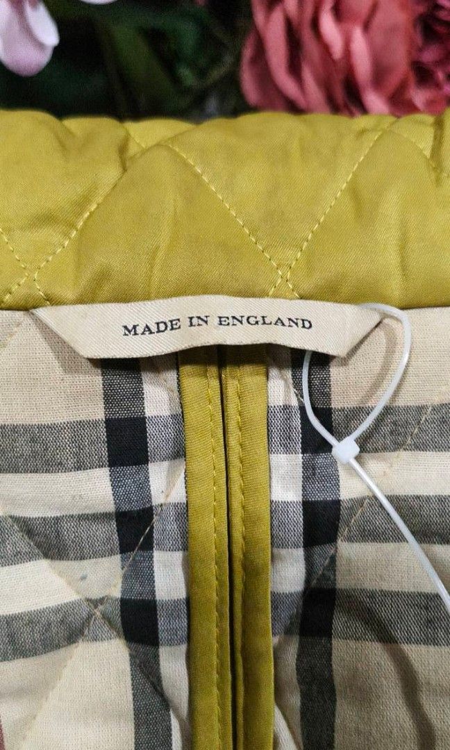 Authentic Burberry Puffer Jacket Size S (Category: Coats, Jackets and Outerwear) located in Aguinaldo. Submitted by designerlaneph (Listing ID 1454470886, Image 3). Description: Previously owned Burberry puffer jacket size small 💯% authentic in nice condition free shipping onhand.