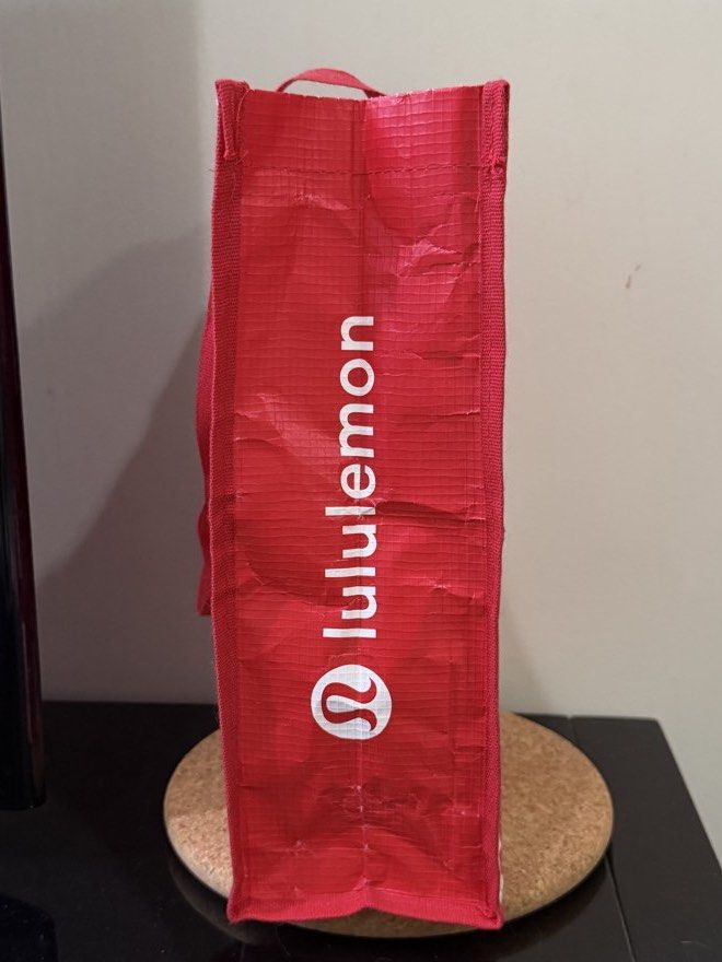 Authentic Lululemon Reusable Manifesto Eco Bag (Category: Tote Bags) located in Makati City. Submitted by themindyl (Listing ID 1454464115, Image 2). Description: .