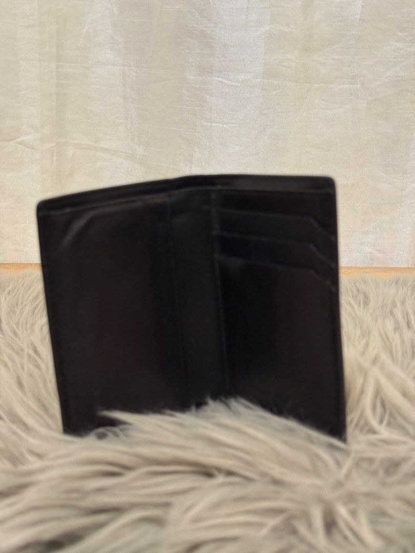 Authentic YSL Bifold Wallet (Category: Luxury Bags & Wallets) located in Paoay. Submitted by ysmattic (Listing ID 1454513920, Image 2). Description: 100% guaranteed authentic YSL bifold wallet. Seven cardslots, bill compartement..