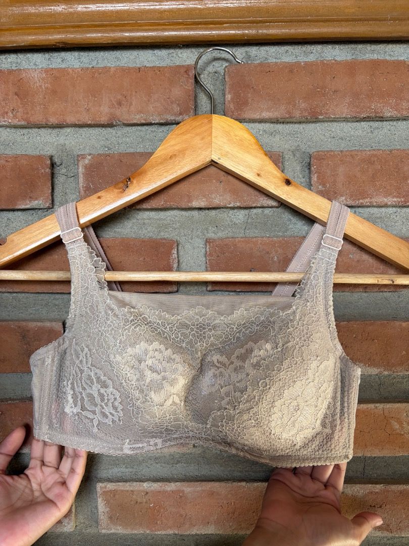 B80 / 36B Wacoal Bra (Category: Undergarments & Loungewear) located in Batac City. Submitted by vanillabuttercream (Listing ID 1454465843, Image 1). Description: ❌ SLIDE #7 - Check IG @wear.yourcup - 550 ea / 2 for 1000.