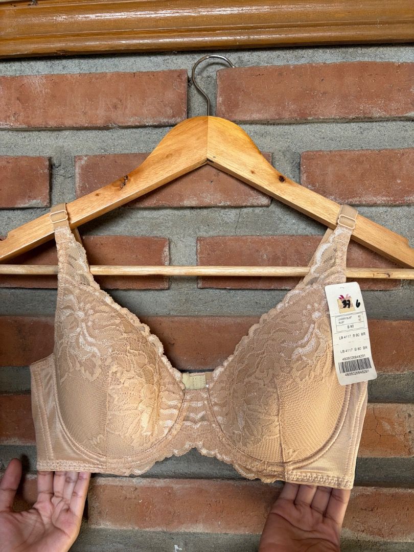 B80 / 36B Wacoal Bra (Category: Undergarments & Loungewear) located in Batac City. Submitted by vanillabuttercream (Listing ID 1454466214, Image 1). Description: ❌ SLIDE #6 - Check my IG @wear.yourcup - 550 ea / 2 for 1000 .