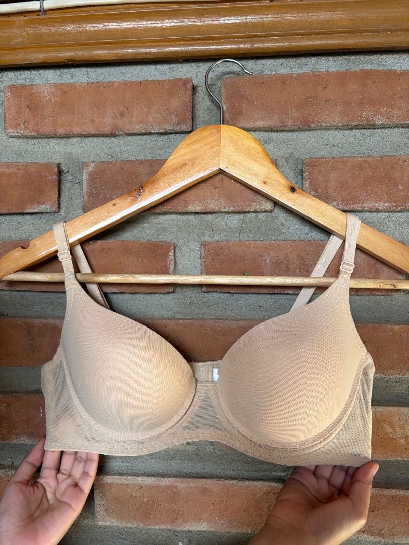 B80 / 36B Wacoal Bra (Category: Undergarments & Loungewear) located in Batac City. Submitted by vanillabuttercream (Listing ID 1454466214, Image 3). Description: ❌ SLIDE #6 - Check my IG @wear.yourcup - 550 ea / 2 for 1000 .