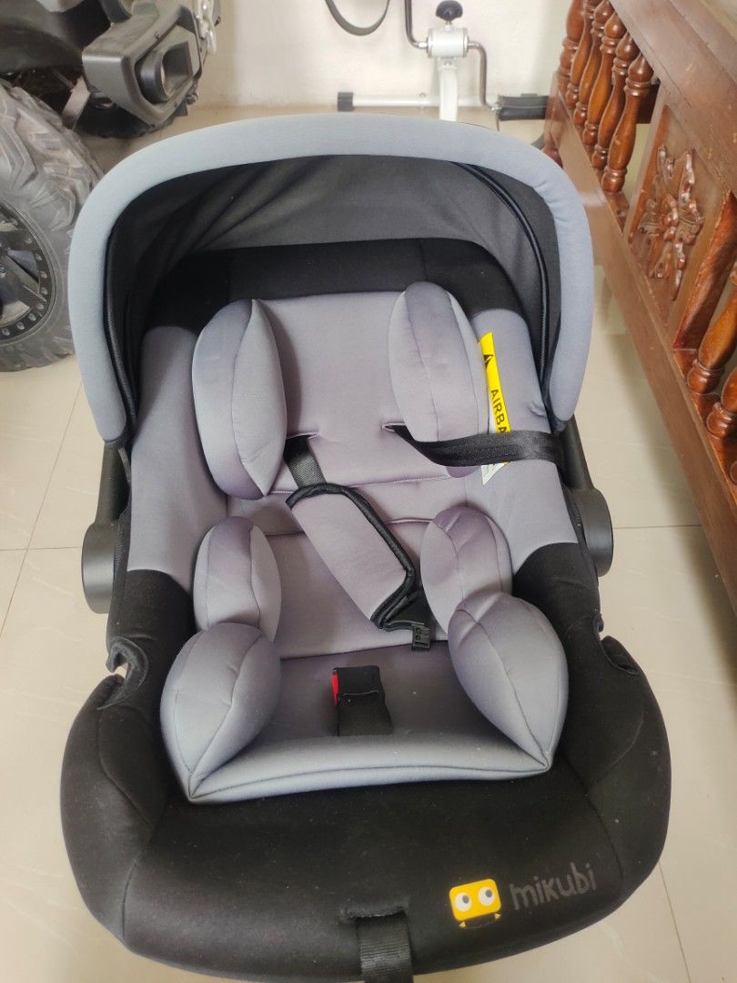 Baby car seat (Category: Car Seats) located in Aliaga. Submitted by kmapparel (Listing ID 1454388063, Image 3). Description: Used thrice only.