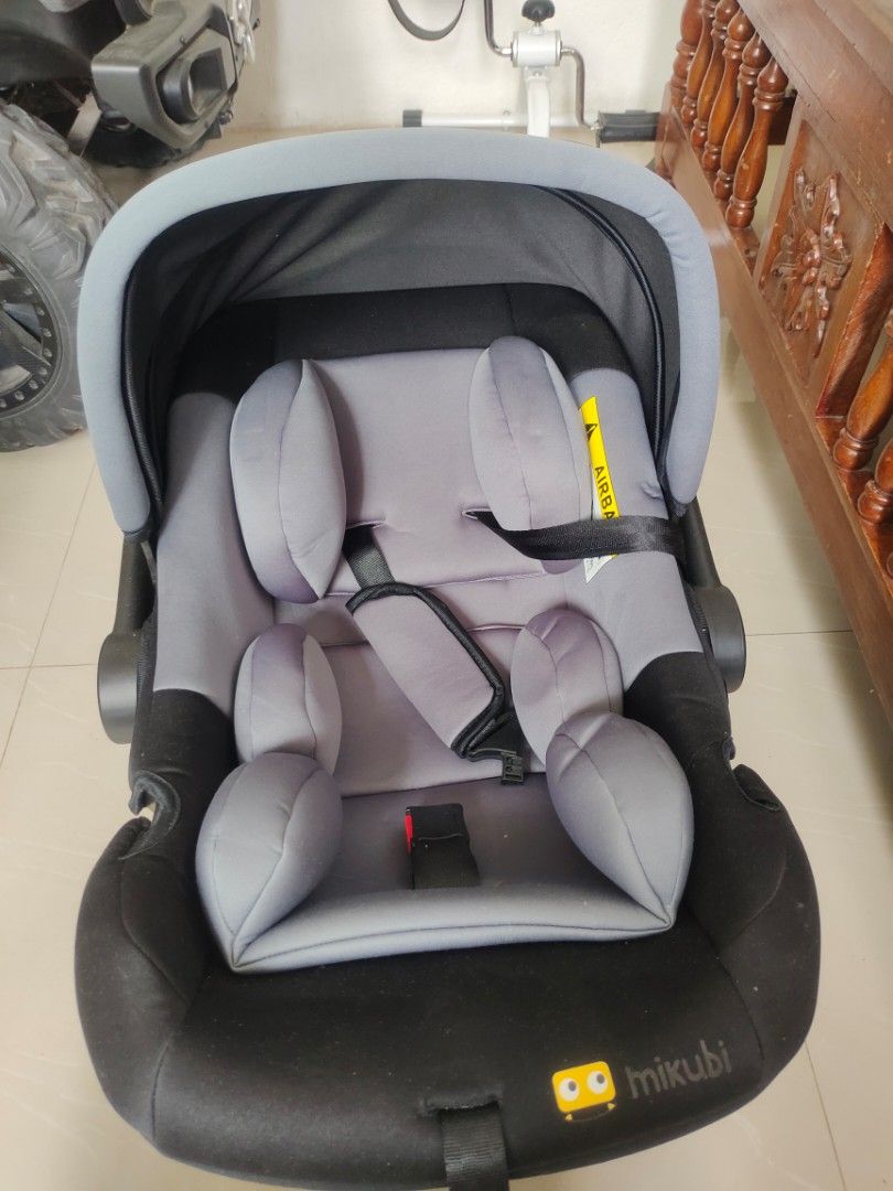 Baby car seat (Category: Car Seats) located in Aliaga. Submitted by kmapparel (Listing ID 1454388063, Image 1). Description: Used thrice only.