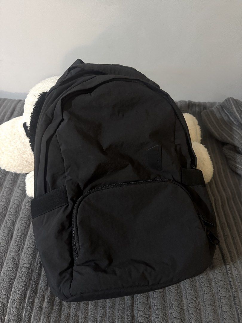 BAGSMART Black Nylon Backpack (Category: Backpacks) located in Butuan. Submitted by notcwp (Listing ID 1454506791, Image 1). Description: Original price: ₱1,588 Fits 13.3 inch laptop BAGSMART black nylon backpack. Features main compartment with sleeve, front zip pocket, side water bottle pockets, and padded mesh back/straps. Perfect for daily use or travel..