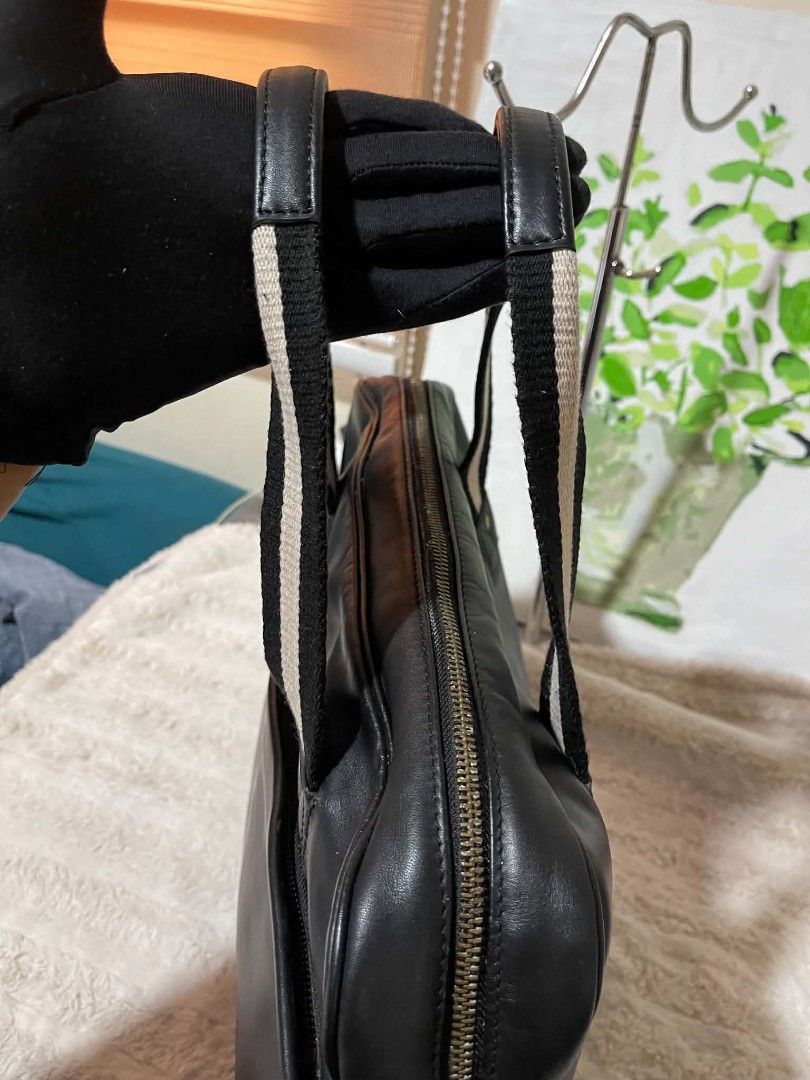 Bally laptop bag Original (Category: Luxury Bags & Wallets) located in Naawan. Submitted by twillycalledprelovedbags (Listing ID 1454441327, Image 3). Description: issue , missing sling ykk zipper.