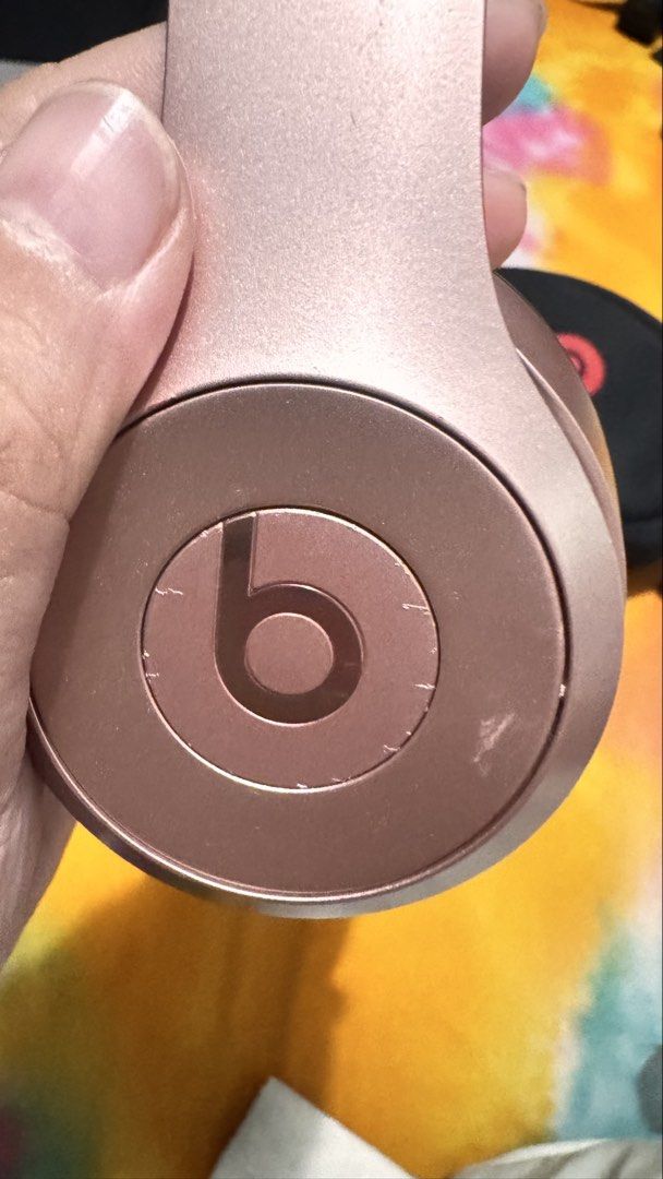 Beats Solo 3 Pink (Category: Headphones & Headsets) located in Makati City. Submitted by athenapaz (Listing ID 1454371658, Image 3). Description: Headphones and case only.
