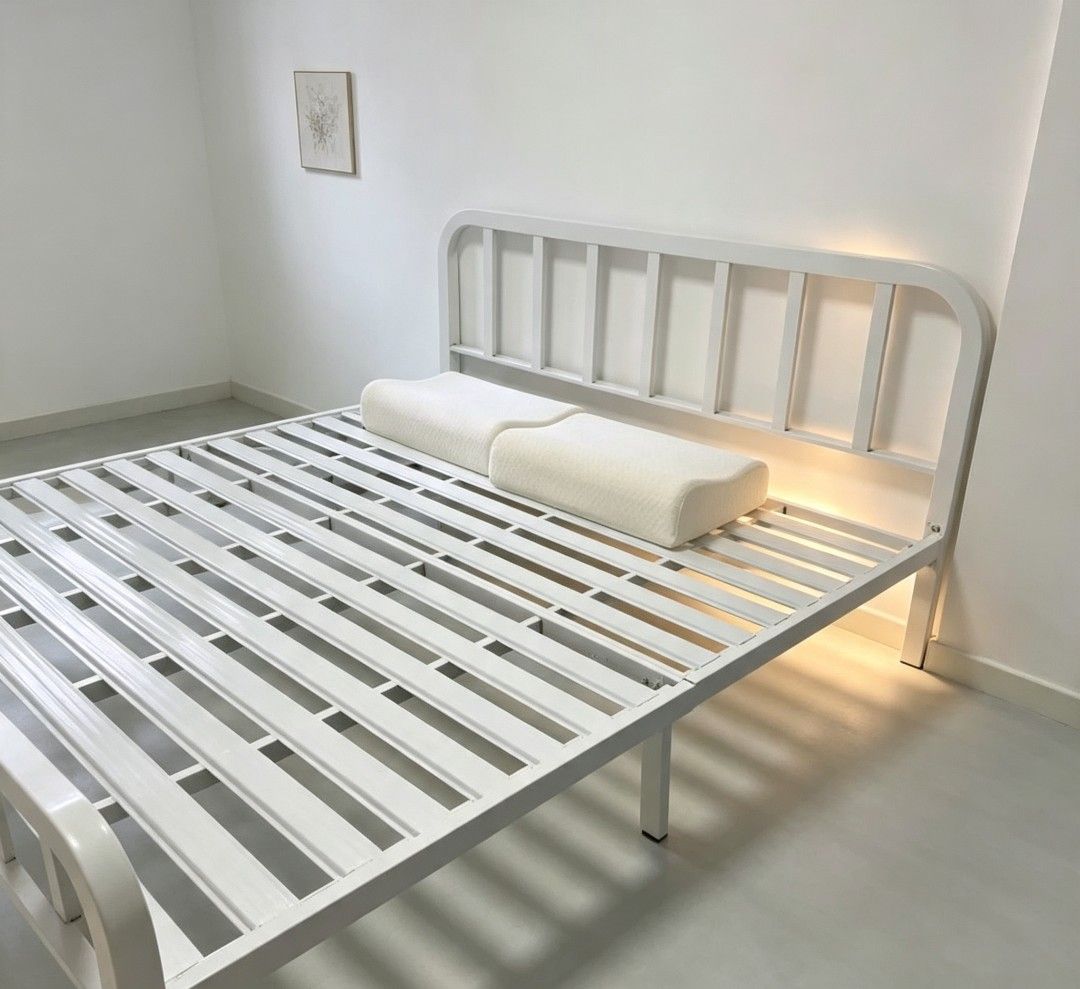 Bed frame (Category: Bed Frames & Mattresses) located in Singapore. Submitted by ghousullah (Listing ID 1454520378, Image 1). Description: size:1.80cm ×1.90cm only 1 month use buy new want to sell it.