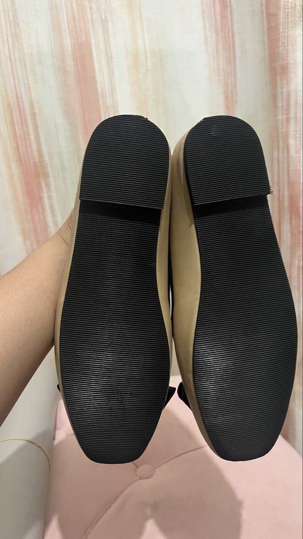 Beige Flats / Doll Shoes (Category: Flats & Sandals) located in Pasay City. Submitted by declutter.makati (Listing ID 1454411018, Image 2). Description: Brand new, unused. Rfs: No longer needed. Price is negotiable. Location: Pasay City.