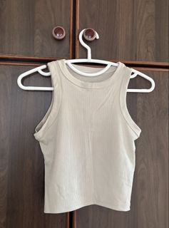 (Category: ) located in . Submitted by clearingmywardrobee (Listing ID 1454519621, Image 1). Description: .