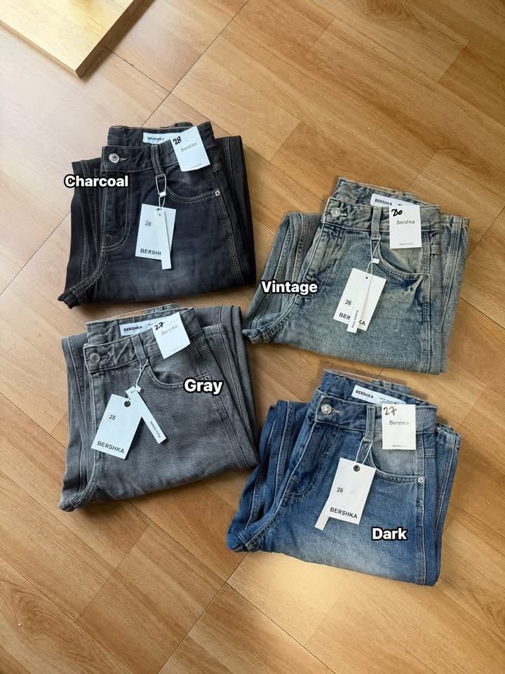 Bershka Barrel Jeans - Various Colours & Sizes (Category: Jeans) located in Taytay. Submitted by shopbye (Listing ID 1454534939, Image 3). Description: AUTH BERSHKA BARREL PANTS high quality hard denim, non-stretch, working buttons and pockets, true to size Sizes/colors available: manual sizing done Gray: 27 (1), 30 (1), 32 (1) Vintage: 27 (1), 29 (1) Denim: 27 (2), 28 (1), 30 (1), 31 (1) FOR REFERENCE WEARING 32 Height: 5’2” | Waist: 32 | Bust: 