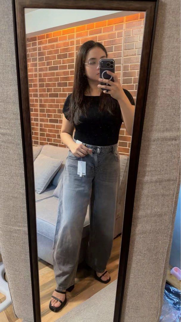 Bershka Barrel Jeans - Various Colours & Sizes (Category: Jeans) located in Taytay. Submitted by shopbye (Listing ID 1454534939, Image 1). Description: AUTH BERSHKA BARREL PANTS high quality hard denim, non-stretch, working buttons and pockets, true to size Sizes/colors available: manual sizing done Gray: 27 (1), 30 (1), 32 (1) Vintage: 27 (1), 29 (1) Denim: 27 (2), 28 (1), 30 (1), 31 (1) FOR REFERENCE WEARING 32 Height: 5’2” | Waist: 32 | Bust: 