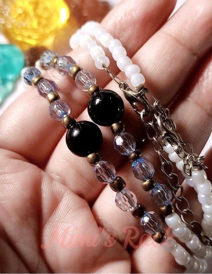 Black Onyx In White Seed Beads Necklace (Category: Necklaces) located in Taguig. Submitted by mimisrack (Listing ID 1454484887, Image 2). Description: 🖤A sleek contrast of bold black and crisp white for a clean, modern look 🧿 necklace length: approx. 47.5cm (18.5in) 🧿 seed beads: 4mm 🧿 onyx size: 9.9mm 🧿 only ₱50 each 🙂 💎Gems & crystals are energized and cleansed before shipping. 💎As these gemstones are natural, some beads may have blemis