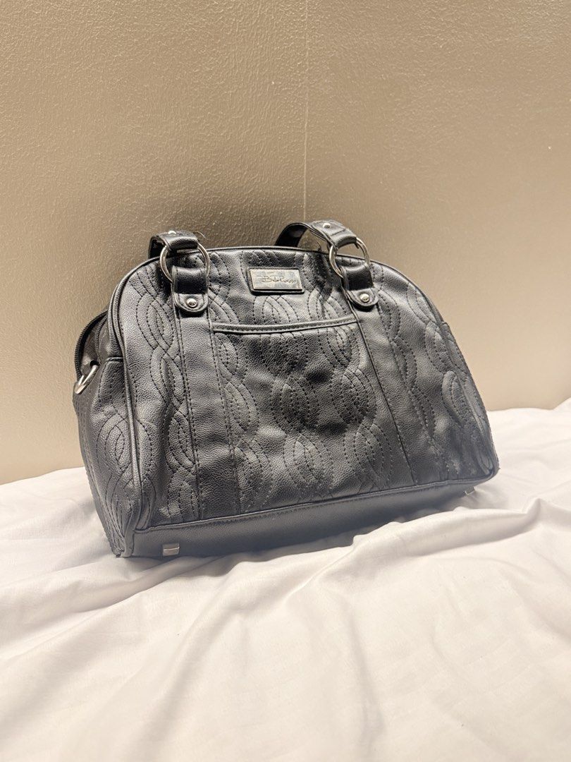 Black y2k Bella Russo shoulder bag (Category: Shoulder Bags) located in Quezon City. Submitted by ccmirae (Listing ID 1454467941, Image 1). Description: lightly used, minor scratches to label, although no tears or defects in interior & exterior..
