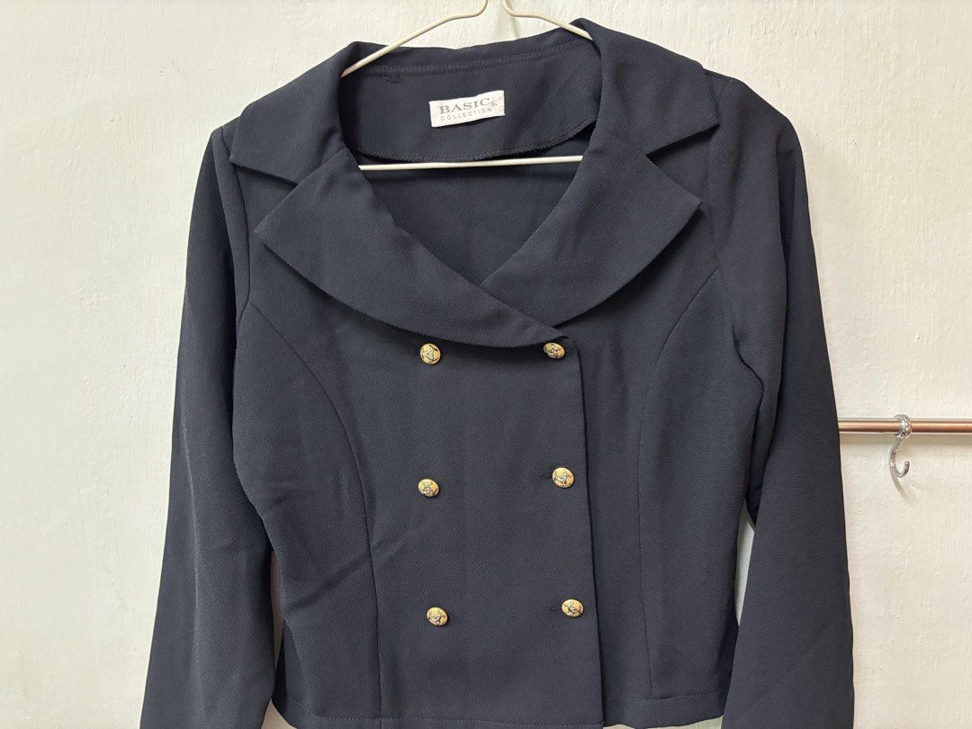 Blazer Basic (Category: Coats, Jackets and Outerwear) located in Singapore. Submitted by kingfrances (Listing ID 1454515699, Image 1). Description: * Navy blue blazer by Basic Collection. * Cropped design with gold buttons..