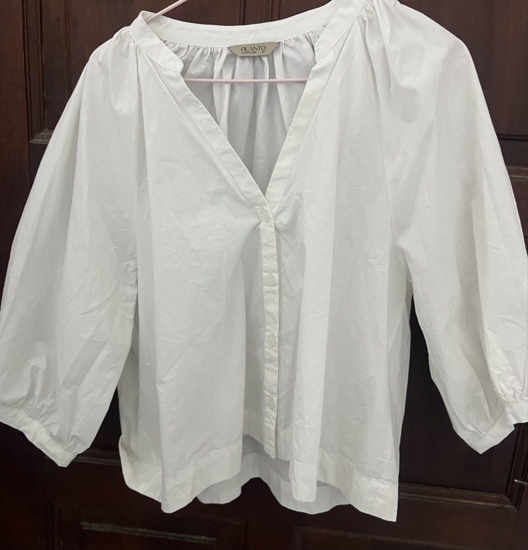 blouse (Category: Tops) located in Kuala Lumpur. Submitted by thehazwa (Listing ID 1454531319, Image 1). Description: .