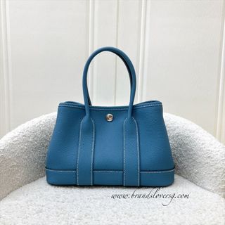 (Category: ) located in . Submitted by brands_lover (Listing ID 1454395016, Image 1). Description: .