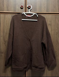 (Category: ) located in . Submitted by clearingmywardrobee (Listing ID 1454500532, Image 1). Description: .