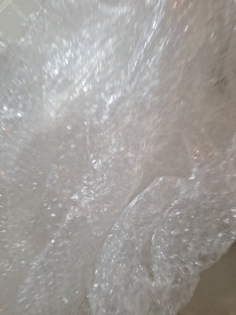 Bubble wraps (Category: Occasions & Party Supplies) located in Singapore. Submitted by jane101929 (Listing ID 1454536758, Image 2). Description: bubble wraps perfect for keeping your items safe during shipping or moving. .