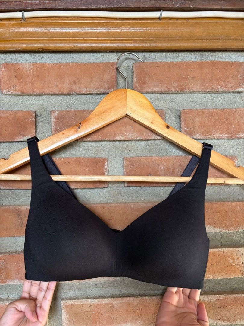 C75/34C Wacoal Bras (Category: Undergarments & Loungewear) located in Batac City. Submitted by vanillabuttercream (Listing ID 1454468164, Image 2). Description: ❌ SLIDE #3, #4.