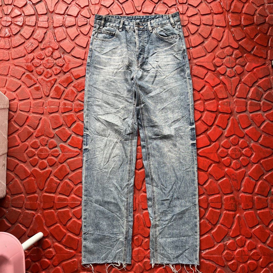 CELINE DENIM UNION WASHED PANTS (Category: Activewear) located in San Jose del Monte. Submitted by qrt_ty (Listing ID 1454439021, Image 1). Description: WTS !!! CELINE DENIM WASHED UNION PANTS SIZE - 28 ON TAG ISSUE CHECK PICS ON WAIST CUT MADE IN JAPAN PRICE - 4K SHIP.