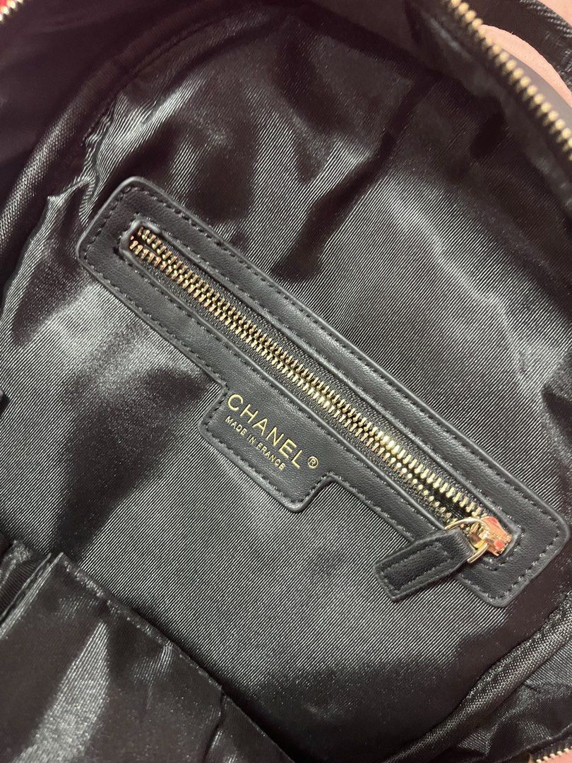 CHANEL VIP COMPLIMENTARY GIFT BACKPACK (Category: Backpacks) located in Bacolod City. Submitted by jem111111 (Listing ID 1454541615, Image 3). Description: EXCELLENT CONDITION MINOR FLAWS MINIMAL SCRATCH PRE LOVE (NOT UKAY) BOUGHT IT FROM HONGKONG COMES WITH RECEIPT AS IS QUILTED MATERIAL .