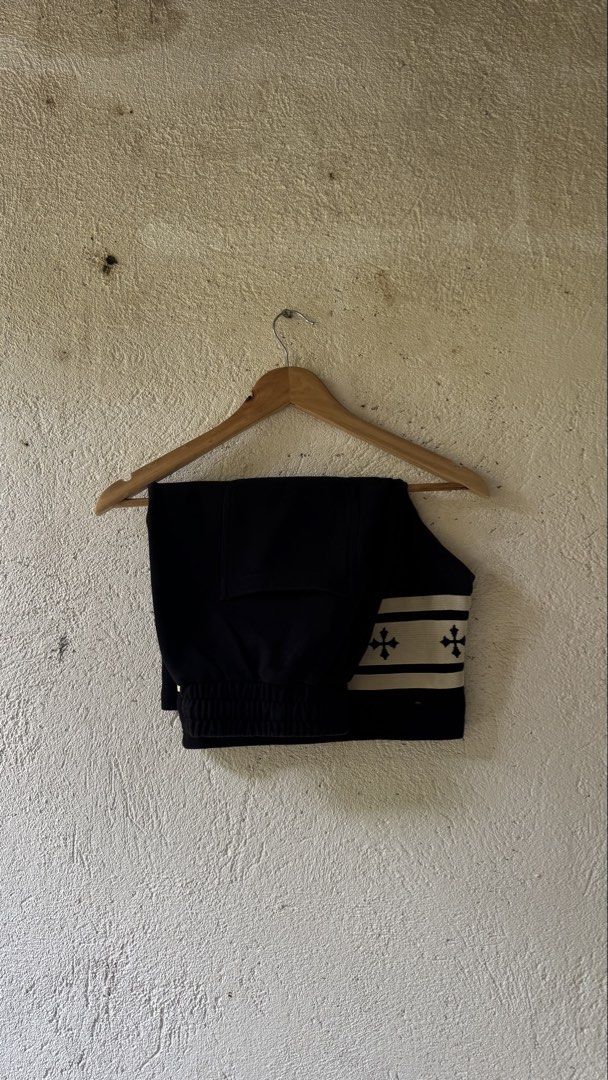 Climax embroidered sweatshorts (Category: Shorts) located in Lipa City. Submitted by scrap.threads (Listing ID 1454533858, Image 1). Description: Item: Climax embroidered sweatshorts Price: 350 Dimes: Width - 30 Length - 20.5 Hem - 12.5 Issue: none Lipa City Ship via J&T (Shouldered by buyer) Payment via Gcash ***Notice*** Color may vary due to lighting. Payment first. Item/s are thrifted or used condition unless stated otherwise. Please manage y