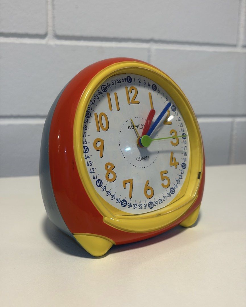 Clock (Category: Clocks) located in Kuala Lumpur. Submitted by findluhhh (Listing ID 1454551870, Image 1). Description: •Condition 8/10.