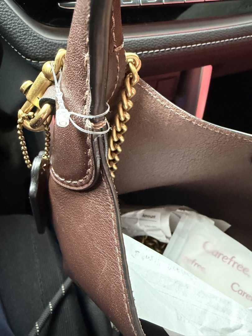 coach (Category: Shoulder Bags) located in Santa Rosa. Submitted by que_08 (Listing ID 1454415822, Image 3). Description: .