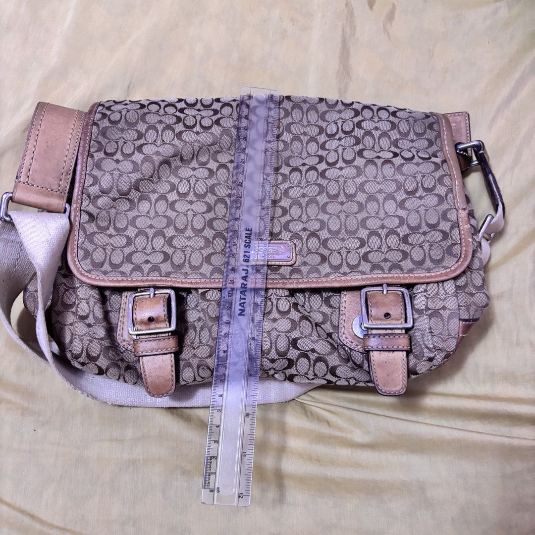 Coach (Category: Cross-body Bags) located in Manila. Submitted by haraseccar33788 (Listing ID 1454453463, Image 2). Description: .