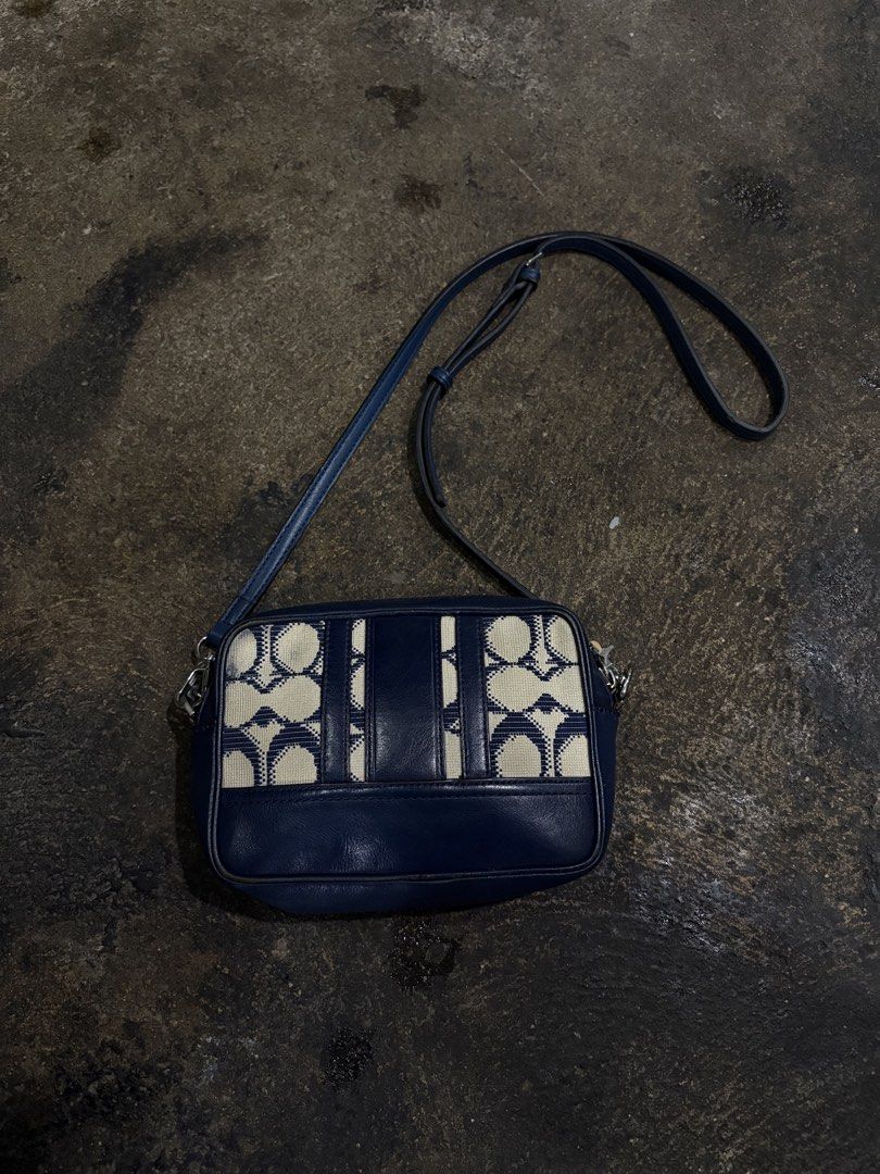Coach (Category: Cross-body Bags) located in Baguio. Submitted by thriftedbaguio (Listing ID 1454471079, Image 3). Description: Pristine Condition No rubs No tags/care tags.