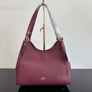 (Category: ) located in . Submitted by fashion.luxe (Listing ID 1454551093, Image 1). Description: .