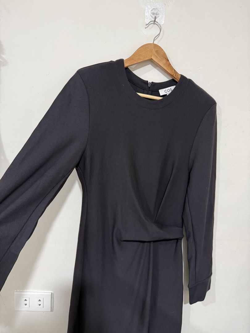 Cos black long dress (Category: Dresses) located in Manila. Submitted by morningthrifters (Listing ID 1454523737, Image 3). Description: Cos longsleeves black long dress Small-medium size Nice in actual .