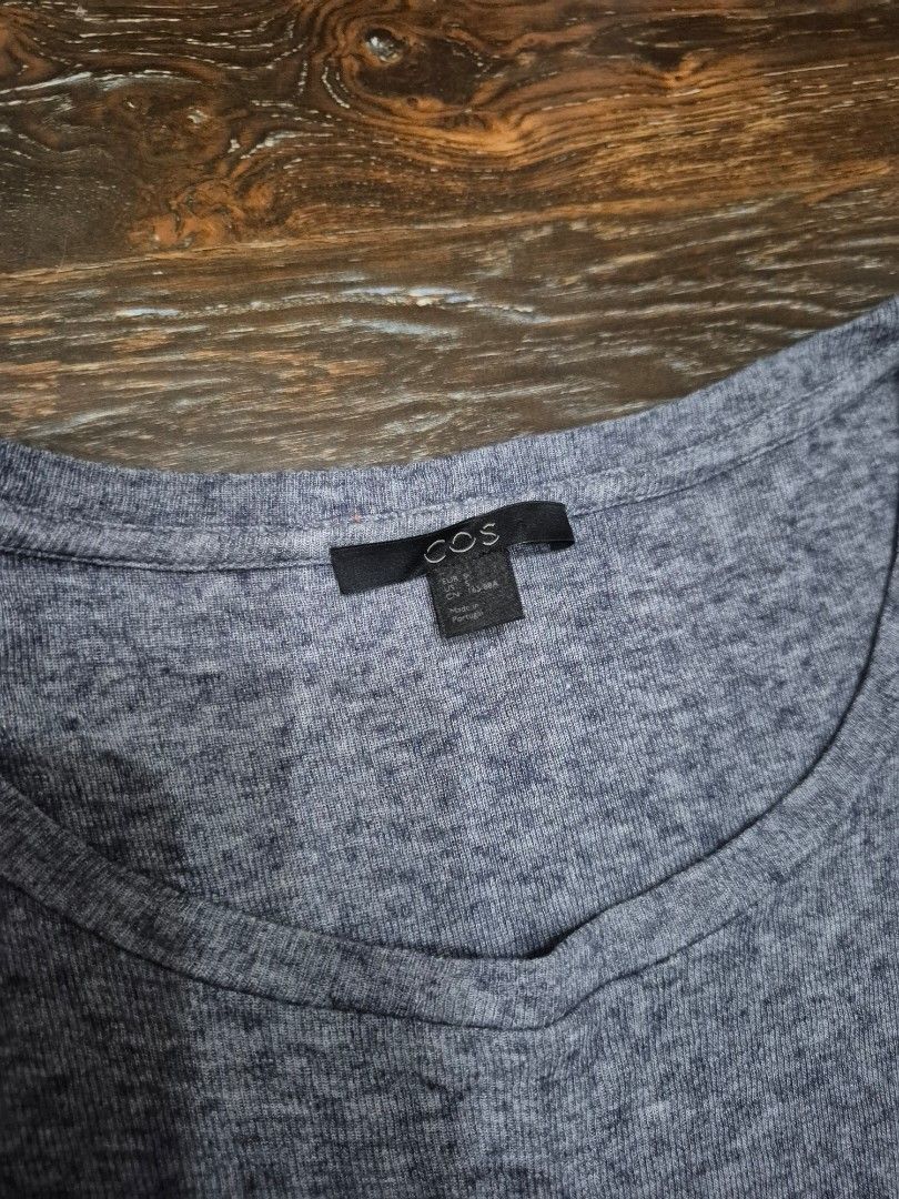 COS Top (Category: Blouses) located in Santa Cruz. Submitted by deenem (Listing ID 1454499817, Image 3). Description: Small on Tag Bust:19.5 (38) Lenght:22-2.