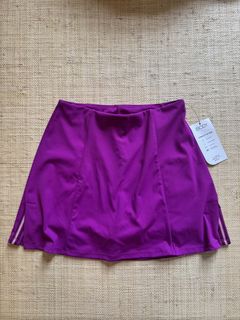 (Category: ) located in . Submitted by ls.closet (Listing ID 1454450632, Image 1). Description: .
