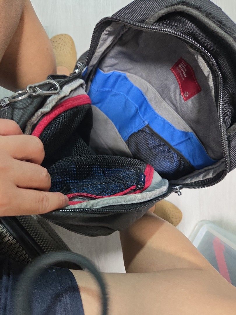 Crumpler Border Zero Backpack (Category: Backpacks) located in Singapore. Submitted by gudang_sales (Listing ID 1454533809, Image 2). Description: - Brand: Crumpler - Model: Border Zero Backpack - Color: Black - Condition: Good - Features: Durable material, multiple compartments for organization, sleek design. - Ideal for daily use, travel, or commuting..