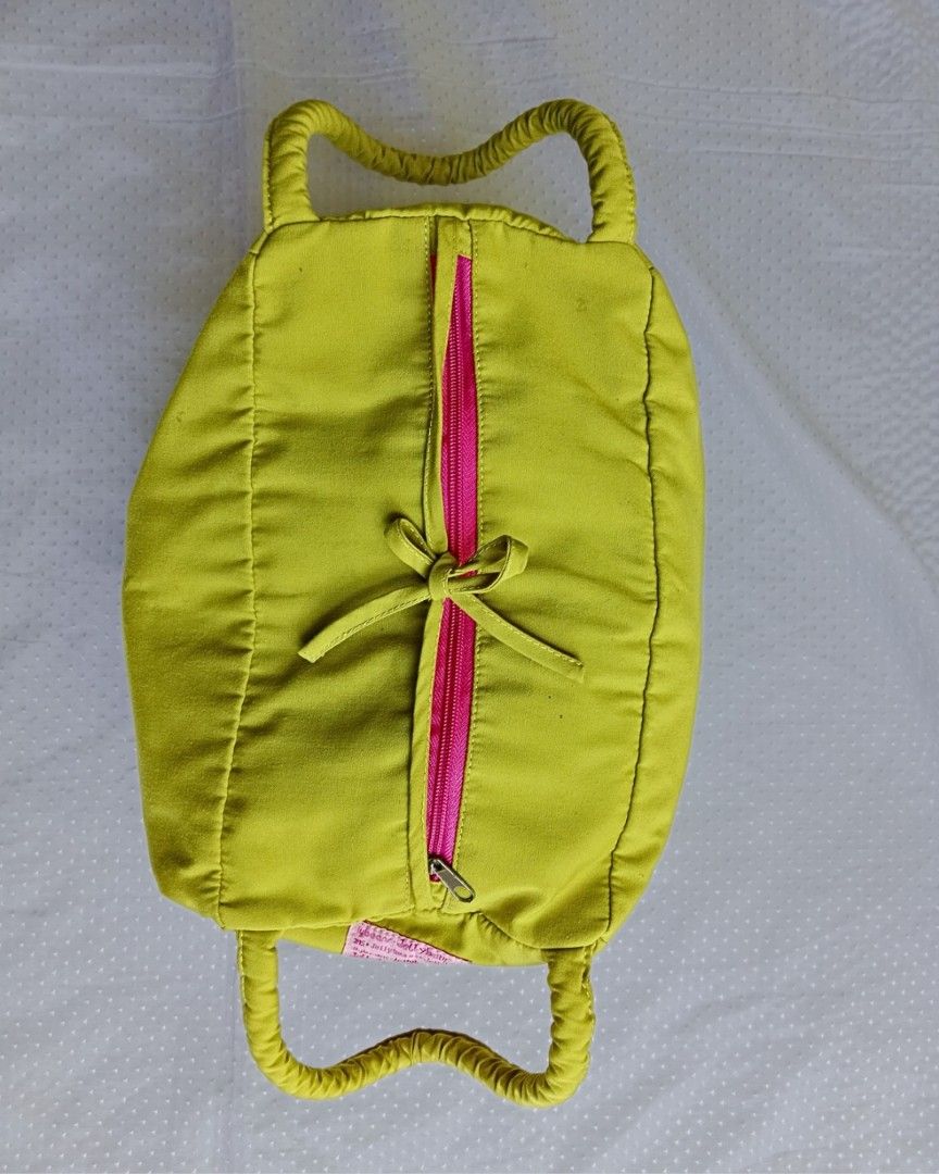 Cute Lime Green Hand Bag (Category: Tote Bags) located in Cavite. Submitted by home_of_folds (Listing ID 1454510864, Image 2). Description: Cute Lime Green Hand Bag This cutesy handbag features a really nice lime green color, unique round shape, extra outer strings for added security, fully lined, 1 main compartment with 1 outer pocket and 2 inner pockets. Also, love the hyper contrasting pink zip! *Free polka bag if you buy this green bag Condit