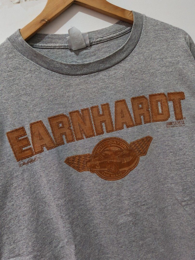 Dale Earnhardt NASCAR (The Intimidator) (Category: Tshirts & Polo Shirts ) located in Taguig. Submitted by wethrifting2021 (Listing ID 1454387900, Image 2). Description: Item: Dale Earnhardt (Intimidator The Man)🔥 ‎Size: Chase Authentic (L) ‎Width: 23 ‎Length: 29.5 ‎Condition: Excellent ‎Issue: Multiple Pin& Penhole, Minimal Hairline&Stain SWIPE MORE DETAILS. DM to purchase 📩.