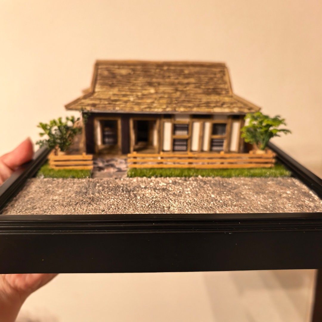 Diorama Korean Hanok (Category: Vintage Collectibles) located in General Trias. Submitted by sheiladelta32737 (Listing ID 1451872652, Image 2). Description: 1:64 7x7x4 (in) Ships from Cavite I have other handmade dioramas..