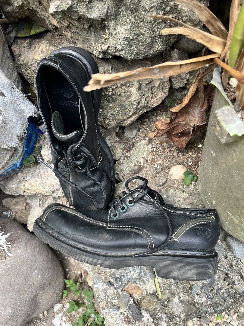 Dr. Martens oxford shoes (Category: Boots) located in Zamboanga. Submitted by alterramz08 (Listing ID 1454379143, Image 3). Description: These are vintage black leather Dr. Martens oxford shoes, likely from the 1990s, featuring a distinctive moc-toe apron construction and thick lug soles..
