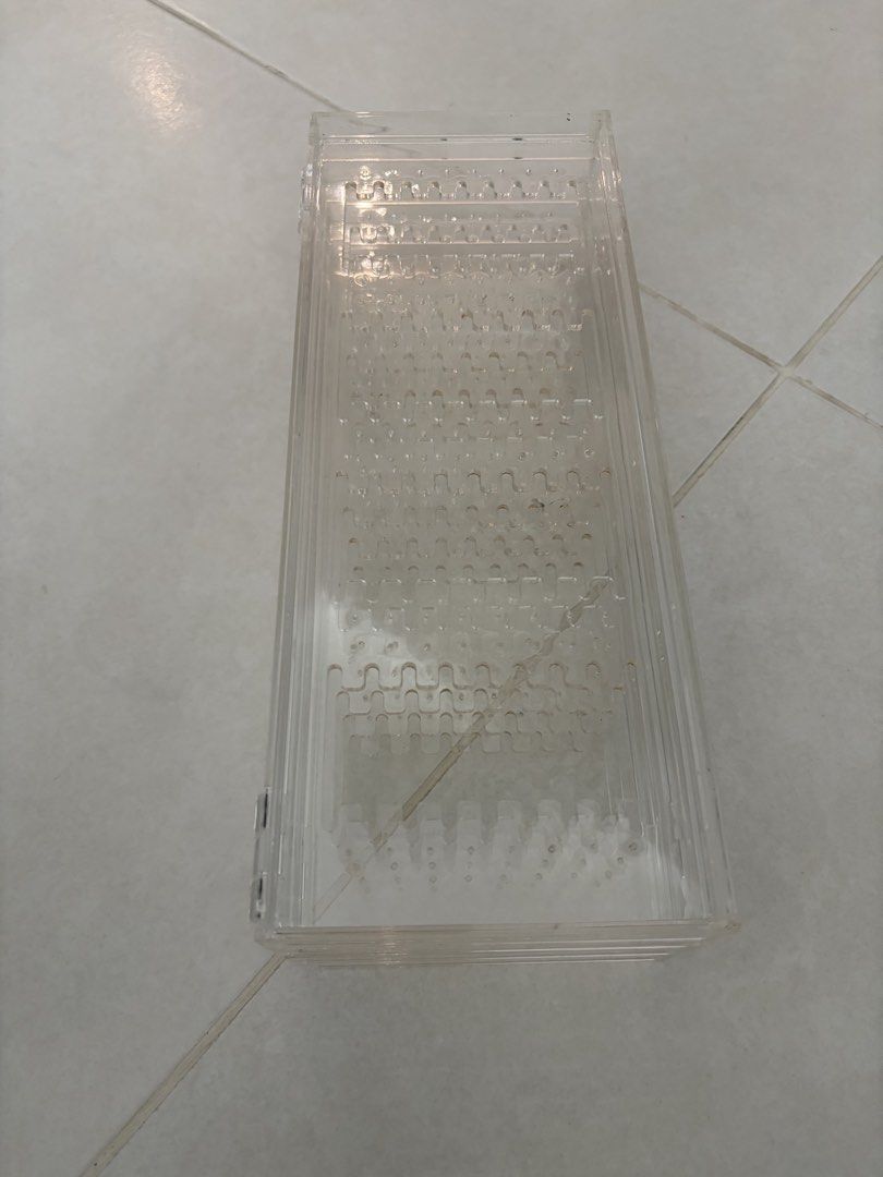 Earring holder (Category: Accessory holder, box & organizers) located in Singapore. Submitted by taptap8888 (Listing ID 1454472421, Image 1). Description: .