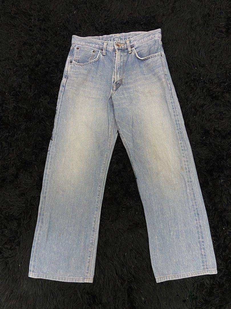 Edwin (Category: Jeans) located in Nilai. Submitted by blessednostress (Listing ID 1454552975, Image 1). Description: Pinggang 30 labuh 38.
