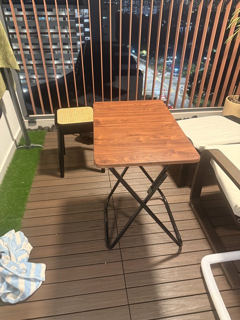 Foldable table (Category: Tables & Sets) located in Singapore. Submitted by tjchong (Listing ID 1454524880, Image 1). Description: Size: 60 x40xH70 cm.