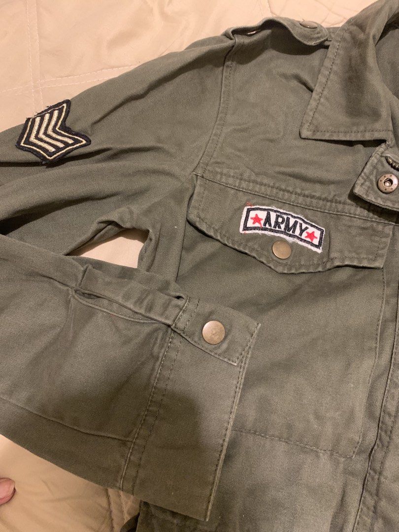 Forever 21 Army Jacket (Category: Coats, Jackets and Outerwear) located in Manila. Submitted by coquettecore (Listing ID 1454534045, Image 3). Description: Size: Medium Women Army Green Military Jacket Collar Type GCASH LALAMOVE .