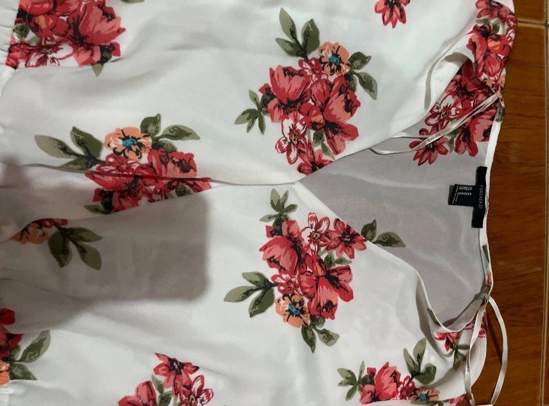 Forever 21 romper (Category: Rompers) located in Manila. Submitted by dsanjuansdeclutter (Listing ID 1454376517, Image 3). Description: .