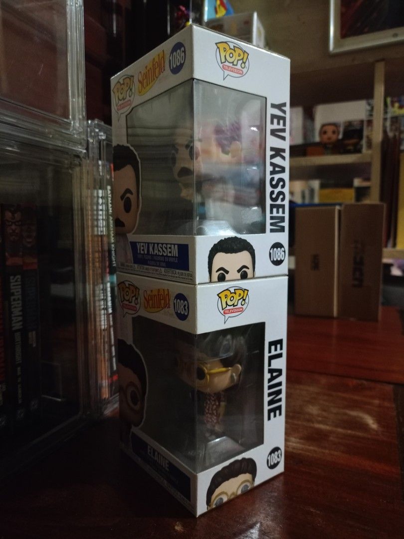 Funko Pop Seinfeld Yev Kassem & Elaine Benes (Category: Figurines & Statues) located in Marikina City. Submitted by reredddrobin (Listing ID 1454531938, Image 2). Description: - Two Funko Pop figures from Seinfeld - Includes Yev Kassem (1086) - Includes Elaine Benes (1083) wla po protector F-VF box condition may imperfections Siya sa box kaya I'm selling for cheap lang as bundle pero never siya inopen. RFS: Student funds MOP: Maya MOD: Lalamove, 