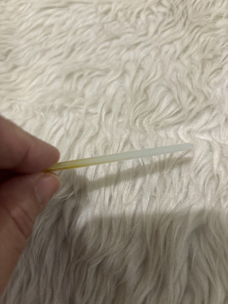 Glass nail file (Category: Hands & Nails) located in Manila. Submitted by vintageaccessories (Listing ID 1454367039, Image 3). Description: Random colors will be sent yellow , blue and red available.