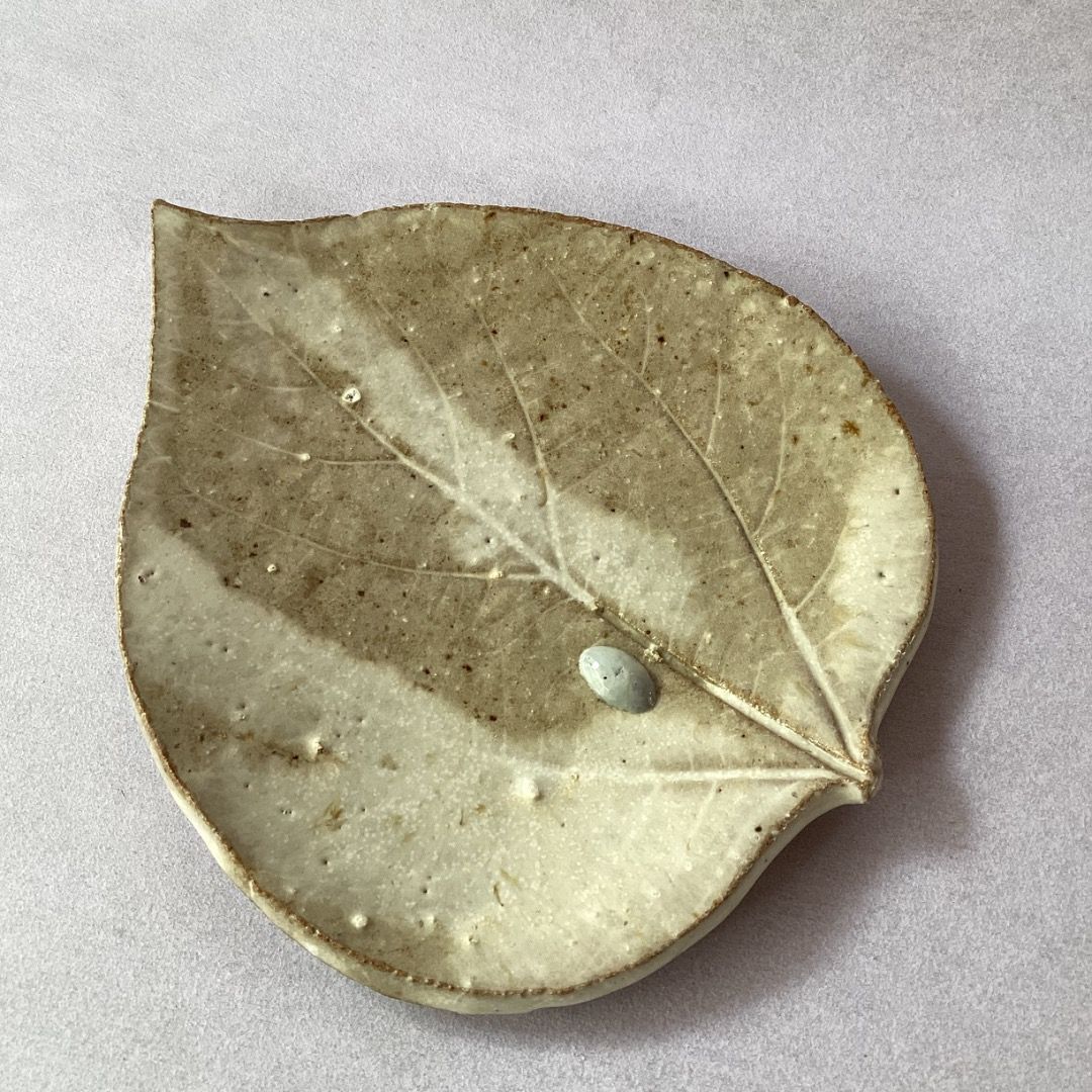 Glazed Leaf Ceramic Dish with Raised Bug Detail (Category: Other Kitchenware & Tableware) located in Davao. Submitted by eclectic1925 (Listing ID 1454556876, Image 3). Description: Php175 Glazed Leaf Ceramic Dish with Raised Bug Detail H: 0.8 inch L: 7.3 inches W: 6.3 inches Please REVIEW PHOTOS We use 100% repurposed packaging materials SF starts at Php70 via Flash Express First to pay .