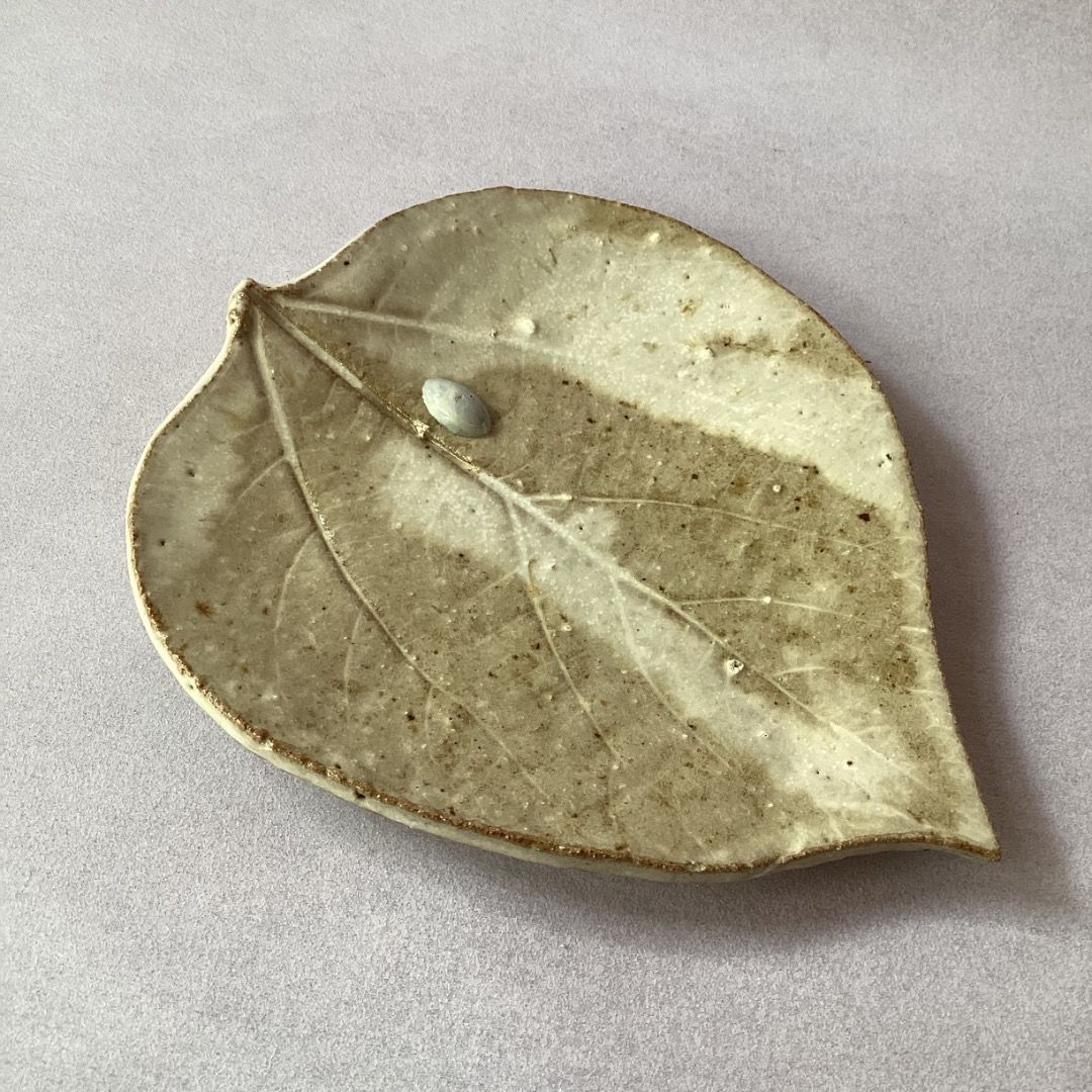Glazed Leaf Ceramic Dish with Raised Bug Detail (Category: Other Kitchenware & Tableware) located in Davao. Submitted by eclectic1925 (Listing ID 1454556876, Image 2). Description: Php175 Glazed Leaf Ceramic Dish with Raised Bug Detail H: 0.8 inch L: 7.3 inches W: 6.3 inches Please REVIEW PHOTOS We use 100% repurposed packaging materials SF starts at Php70 via Flash Express First to pay .
