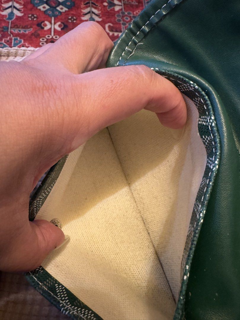 Goyard Green Wallet (Category: Luxury Bags & Wallets) located in Mandaluyong City. Submitted by nicxannc (Listing ID 1454465002, Image 3). Description: - Authentic Goyard wallet - Classic green color with signature pattern - Made in France - Secure snap closure - Clean interior - Ideal for everyday use.